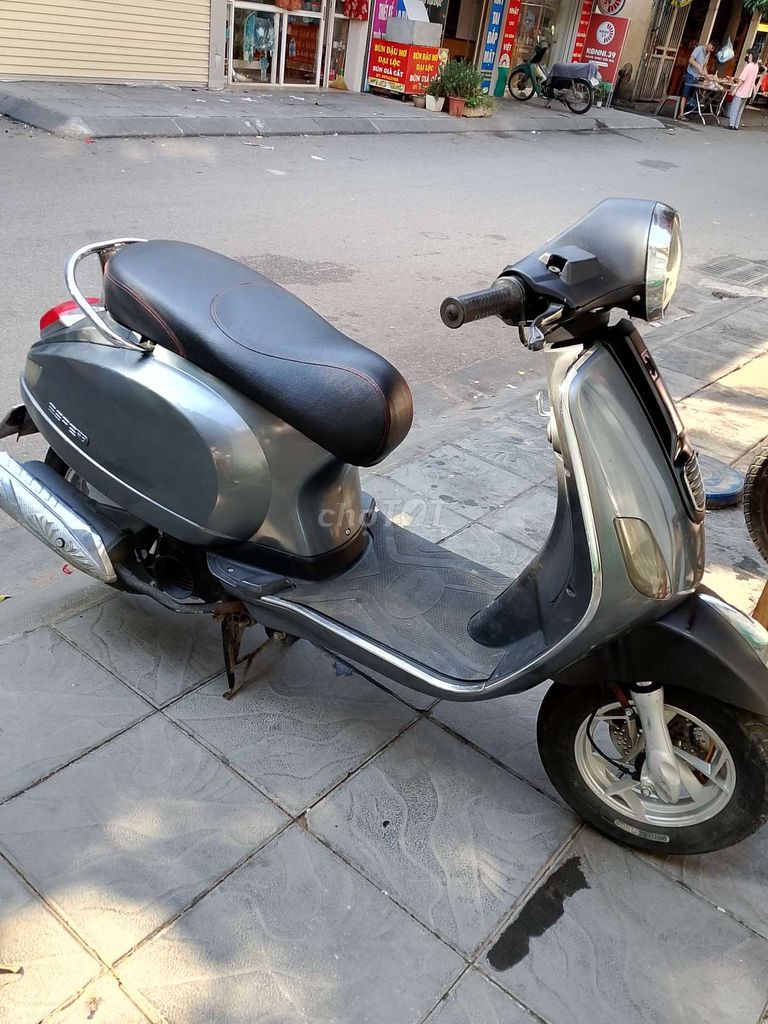 Xe tay ga 50cc ít đi còn rất ngon máy êm. Mua bán Xe máy tại Quận Thanh Xuân Hà Nội được đăng bởi Thuyen trang hình 2