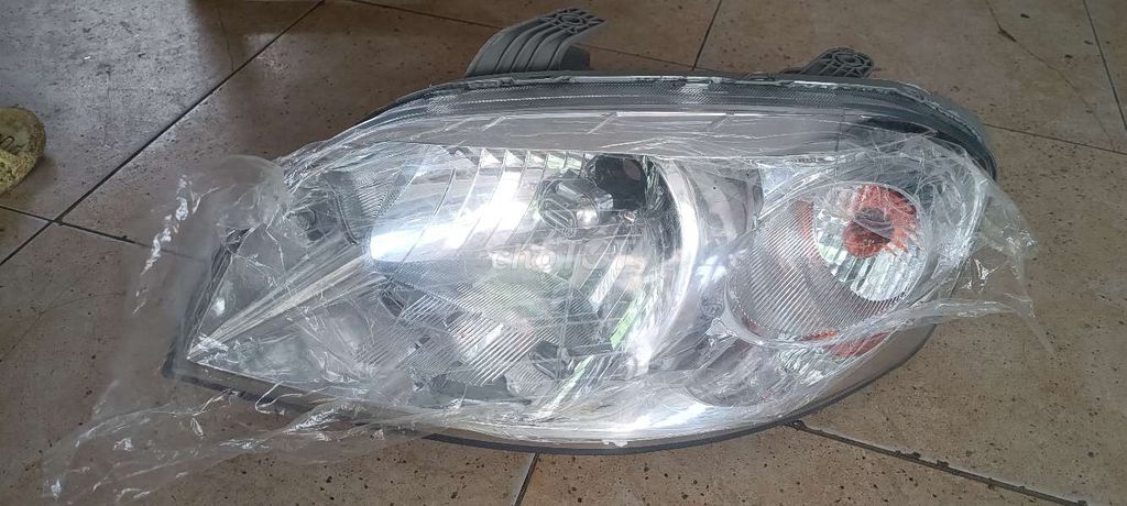 Đèn pha Daewoo Gentra. Mua bán Phụ tùng xe tại Quận Thanh Xuân Hà Nội được đăng bởi Bùi Tiến Dũng hình 1