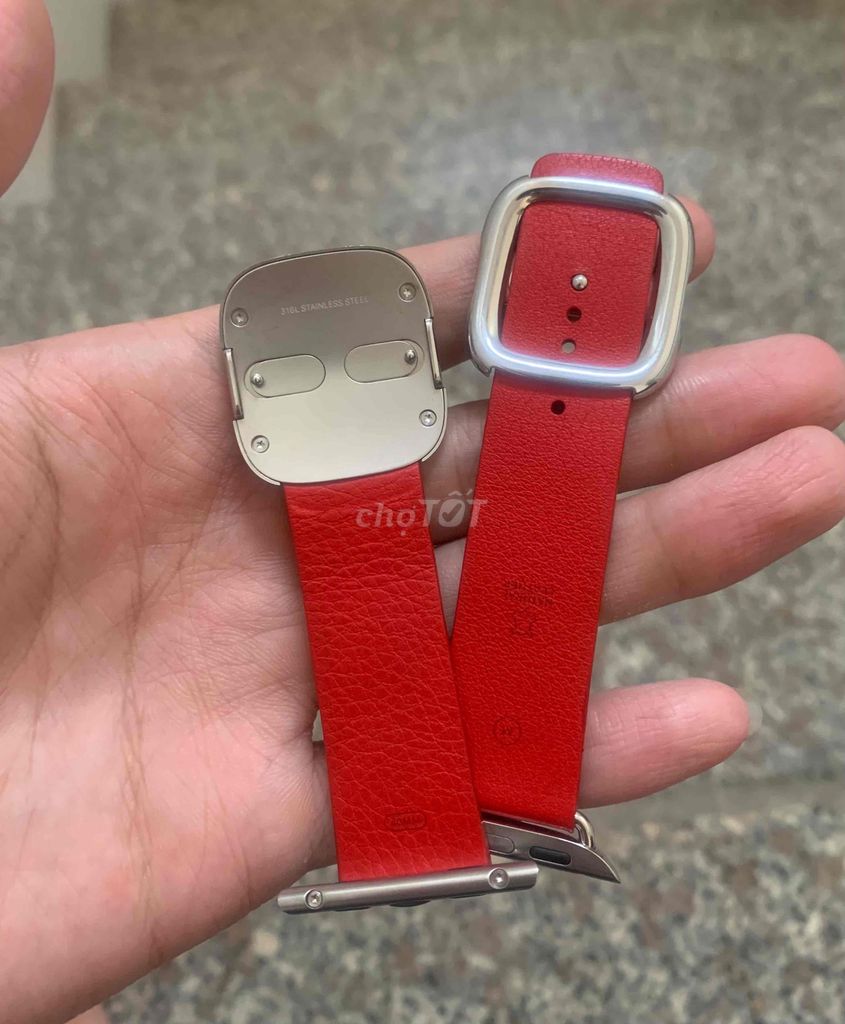 Dây đồng hồ Apple Watch Modern Buckle Da Đỏ 40mm. Mua bán Thiết bị đeo thông minh tại Thành phố Biên Hòa Đồng Nai được đăng bởi HuHuHaHa hình 1