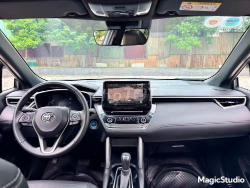 Toyota Corolla Cross 1.8HV 2022 - 725 млн