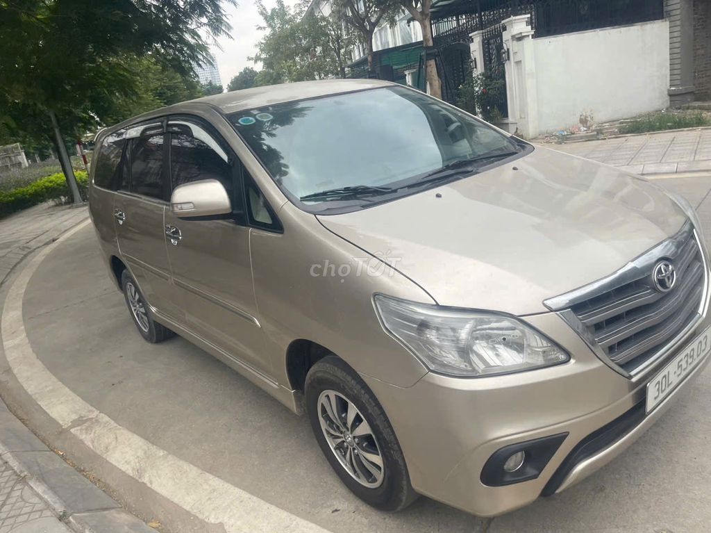 Toyota Innova 2016 2.0E