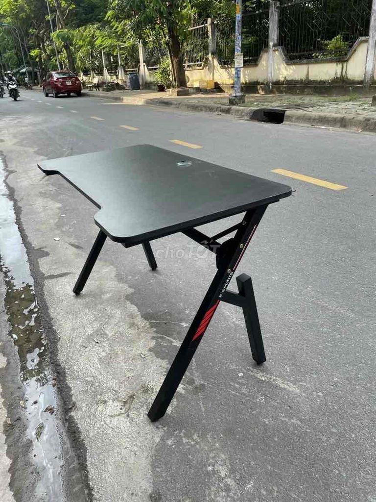 Bàn gaming Chân Kyu Đen 120x60x75cm. Mua bán Bàn ghế tại Thành phố Thuận An Bình Dương được đăng bởi Vịnh decor hình 1