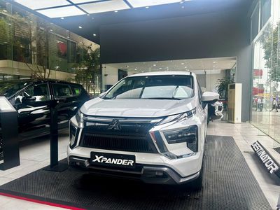 Xpander Premium xả kho giá huỷ diệt