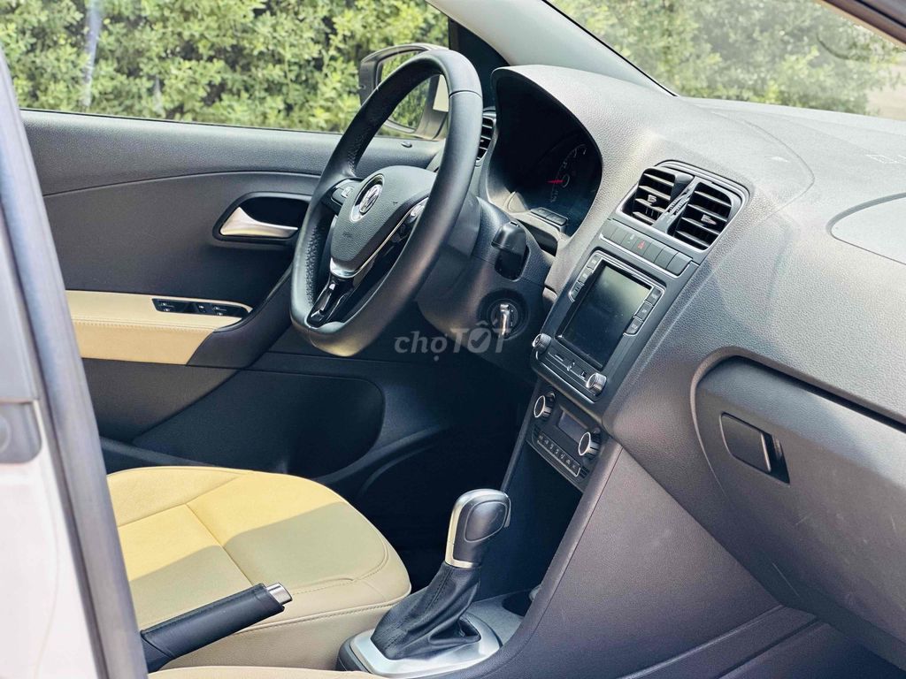 🔥 Volkswagen Polo Hatback Trắng 2020