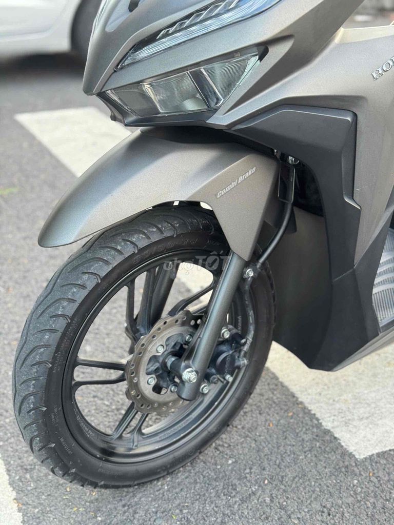 Honda Vario 150 2021 Vàng cát 10.000km. Mua bán Xe máy tại Quận 11 Tp Hồ Chí Minh được đăng bởi Hưng Từ hình 3