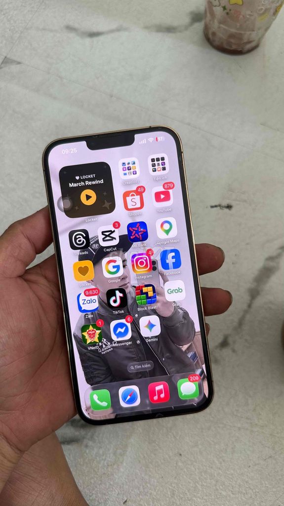 Apple iPhone 13 Pro Max 256GB Vàng. Mua bán Điện thoại tại Thành phố Thủ Đức Tp Hồ Chí Minh được đăng bởi dạt hình 1