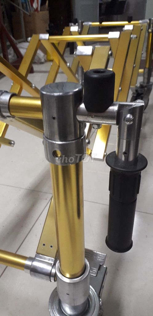 XE ĐỂ ÁO QUAN NHÔM ĐÚC CÓ BÁNH XE. Mua bán Phương tiện khác tại Thành phố Mỹ Tho Tiền Giang được đăng bởi Anh  Nghĩa hình 2