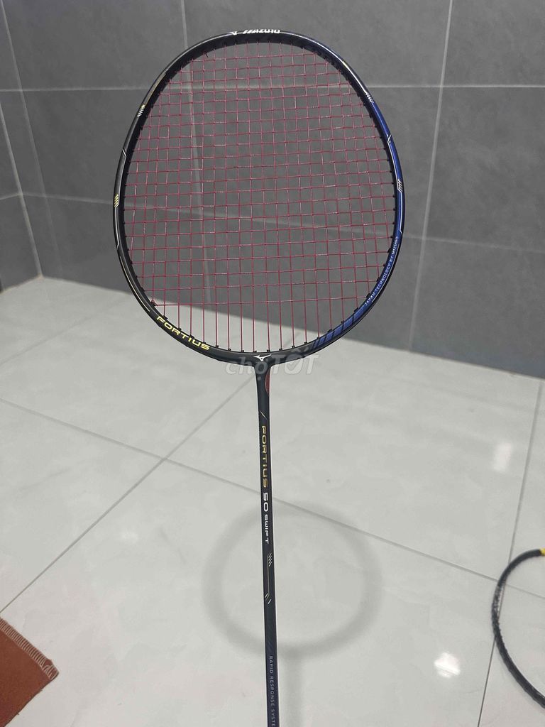 Vợt cầu lông Mizuno và Yonex. Mua bán Đồ thể thao, Dã ngoại tại Huyện Cái Bè Tiền Giang được đăng bởi Phước Khang hình 1