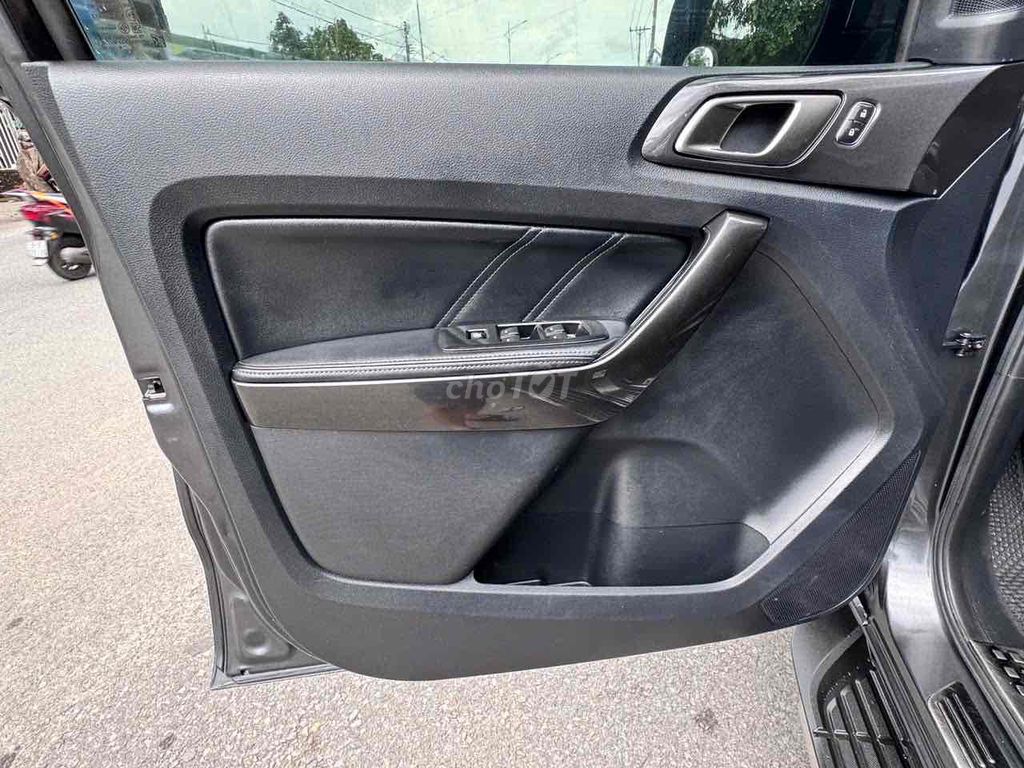 Ford everest 2019 titanium siêu đẹp. Mua bán Ô tô tại Quận 12 Tp Hồ Chí Minh được đăng bởi Tân hình 6