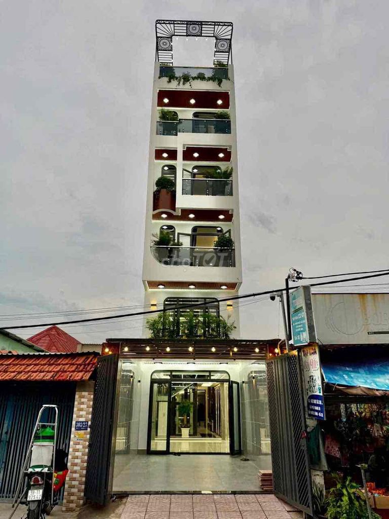 BÁN CĂN NHÀ PHỐ P THẠNH XUÂN FULL NỘT THẤT CÓ THANG MÁY XỊN XÒ
