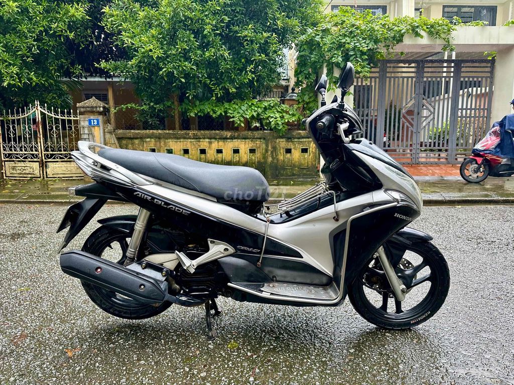 AB 2012 xe đẹp máy êm ***. Mua bán Xe máy tại Thành phố Huế Thừa Thiên Huế được đăng bởi Xe Máy Trường An Phát hình 3