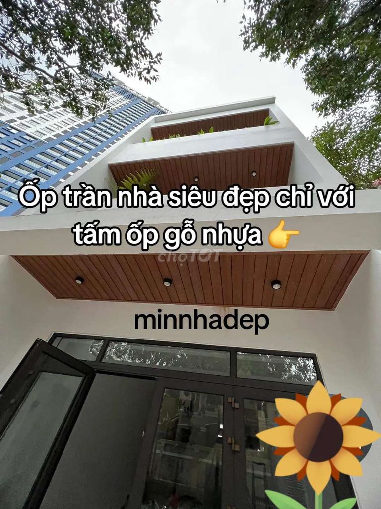 Ốp trần nhựa giả gỗ đẹp cho ban công ngoài trời