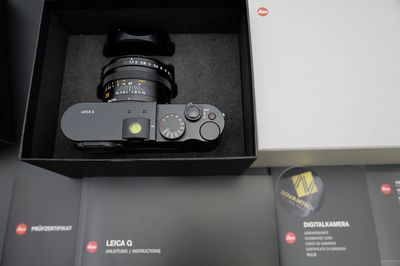 Leica Q fullbox