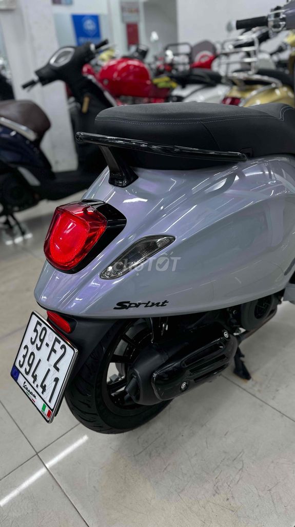 Vespa 2022 Xám so mămg Ánh hồng  chính chủ. Mua bán Xe máy tại Quận Phú Nhuận Tp Hồ Chí Minh được đăng bởi VESPA  PIAGGIO BẢO HƯNG Vespa cũ trả góp  hình 3