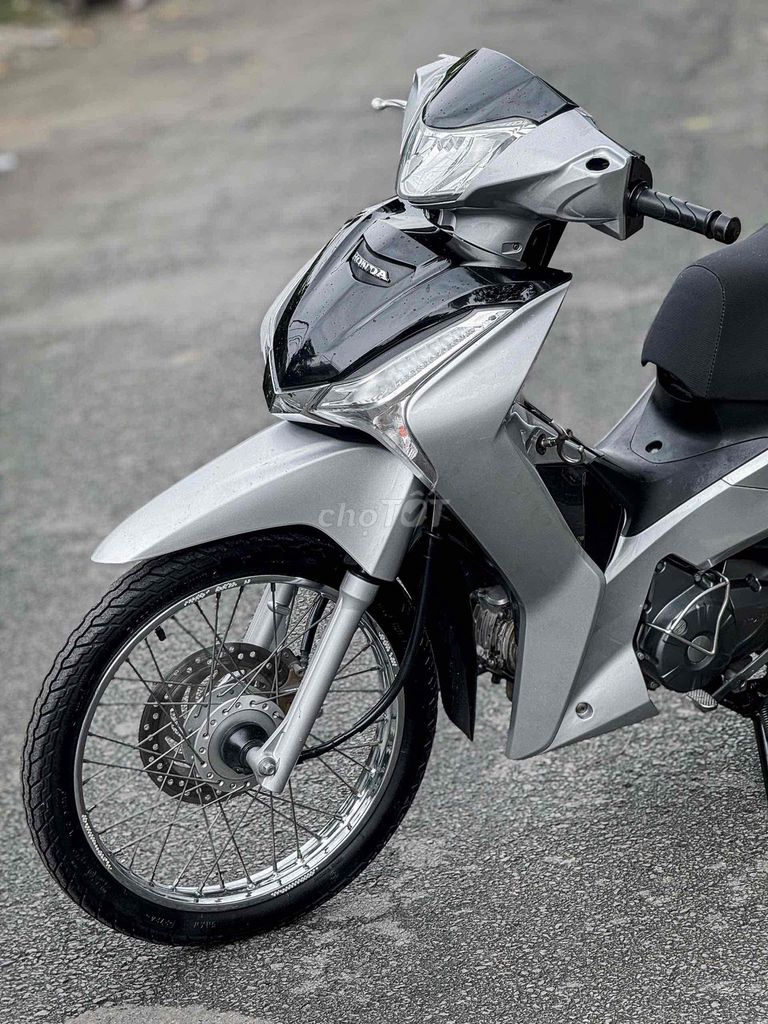 futuer 2022 bstp may zin xe đẹp nợ xấu trả 50% ạ. Mua bán Xe máy tại Quận Bình Tân Tp Hồ Chí Minh được đăng bởi Xe Máy Qúy Le hình 8