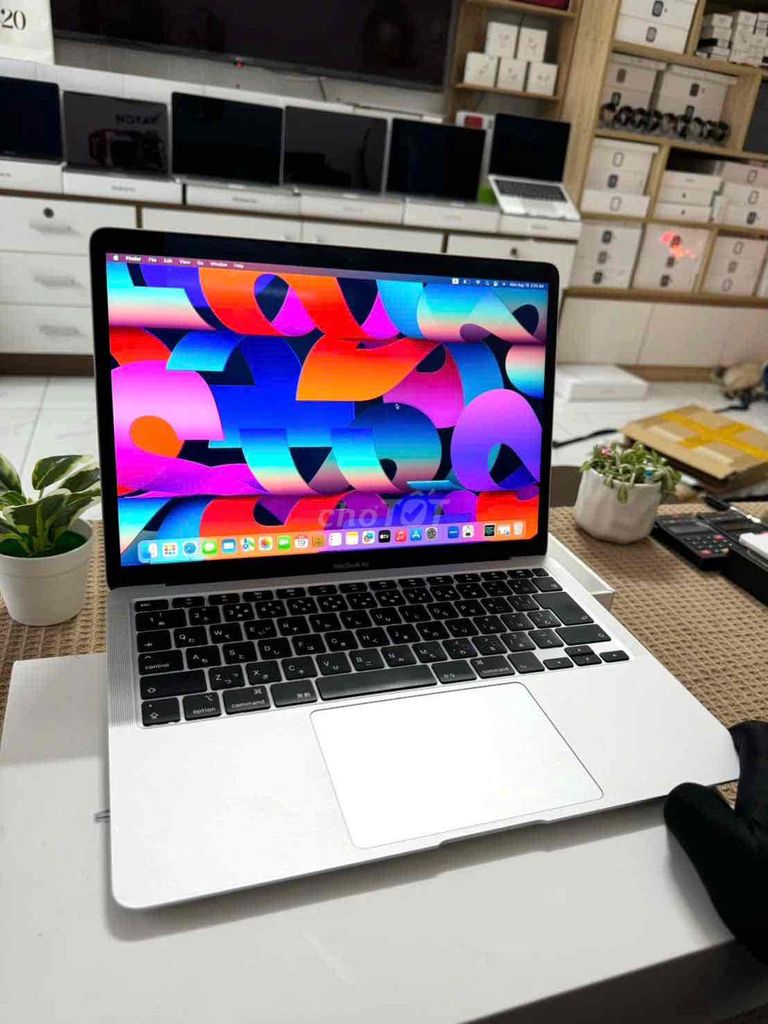 Apple MacBook Air 2020 i5 13.3 inch 8GB/256GB Bạc. Mua bán Laptop tại Quận Bình Tân Tp Hồ Chí Minh được đăng bởi POLY STORE APPLE hình 1