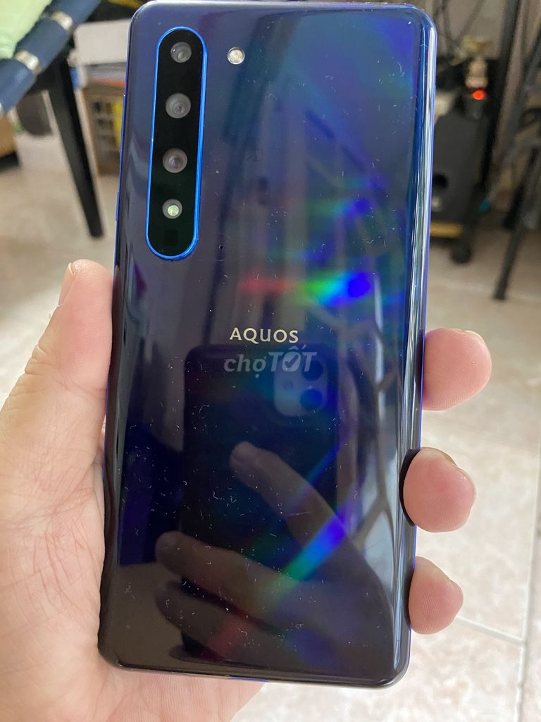 Cần bán Sharp Aquos R 5G xanh dương