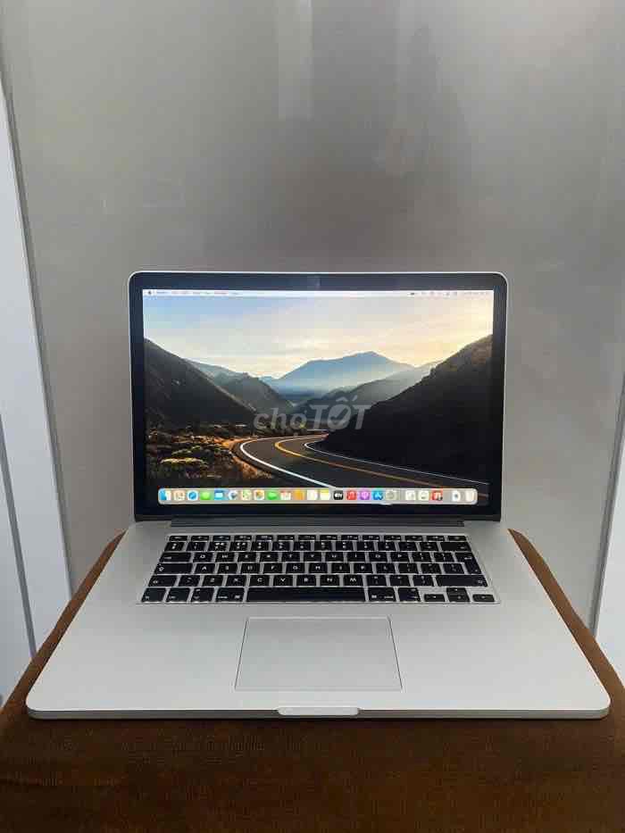 macbook Pro 2015 i7/16GB/256GB