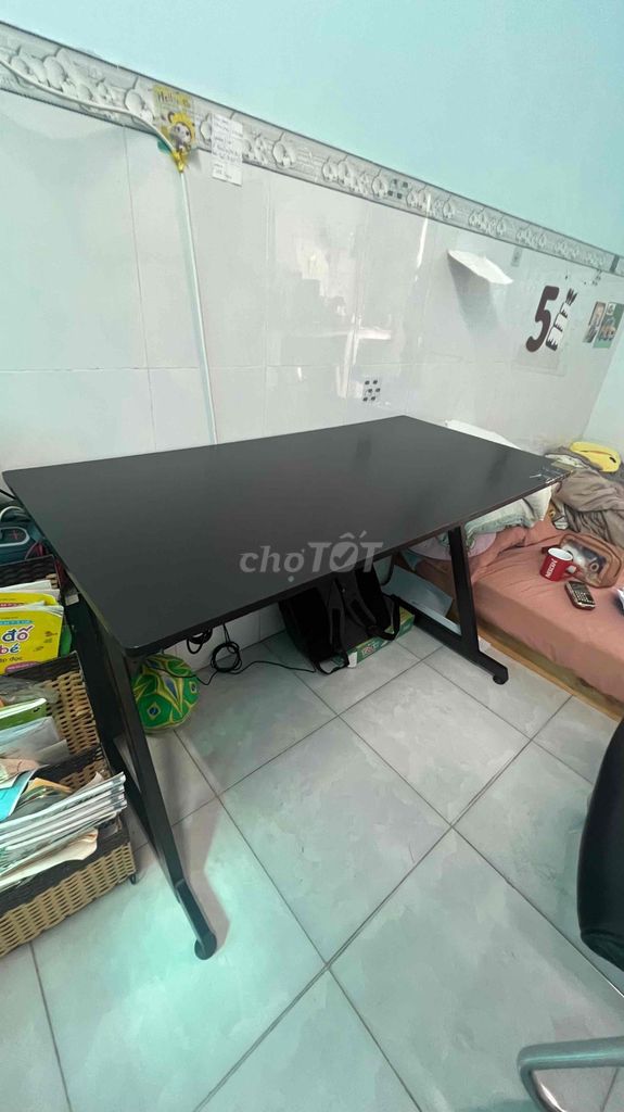 Bàn làm việc Chữ Z Đen Gỗ 1m2. Mua bán Bàn ghế tại Thành phố Thủ Đức Tp Hồ Chí Minh được đăng bởi A Thiên hình 1