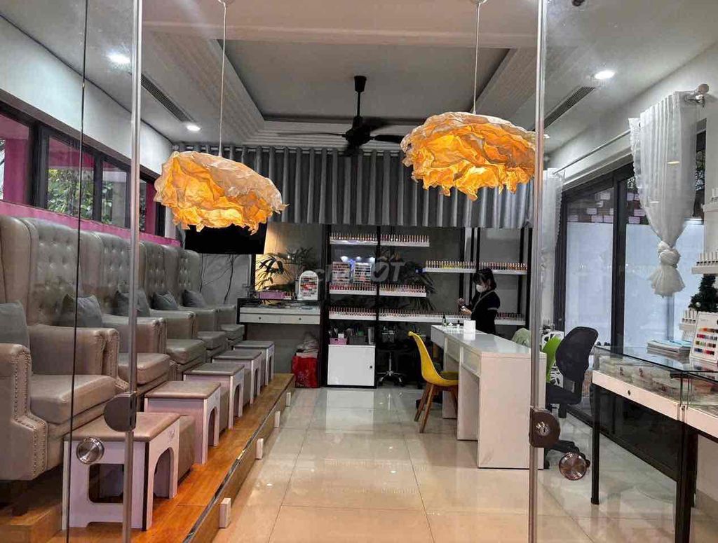 Sang Nhượng SPA & NAIL 3Tầng Vị Trí Đắc Địa Phố Đị Bộ Sát Biển