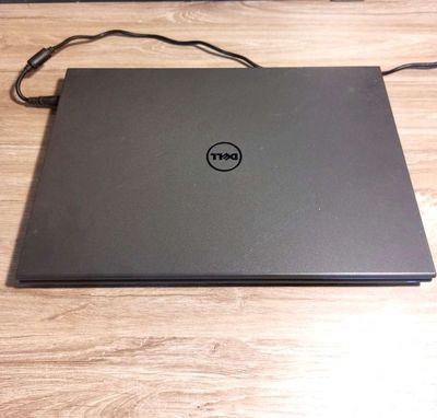 Pass  chiếc laptop dell Vostro 14inch