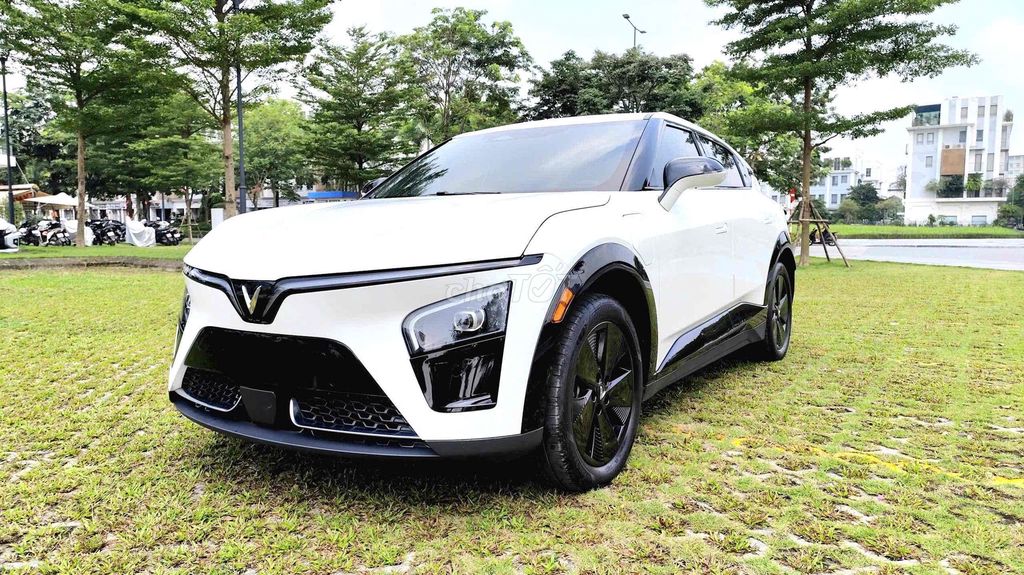 VinFast VF7 2025 eco - 6000 km. Mua bán Ô tô tại Quận Thanh Xuân Hà Nội được đăng bởi Cường trần hình 3