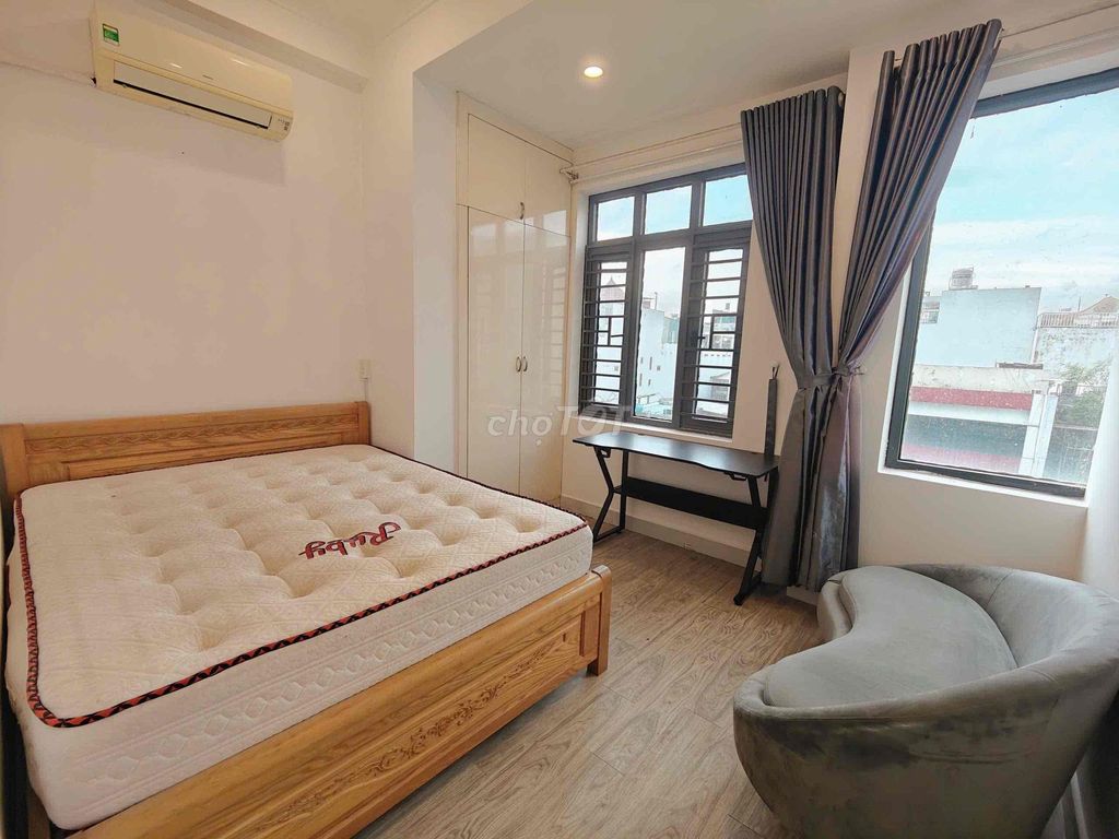 1 PHÒNG NGỦ CỬA SỔ TO TÁCH BẾP GẦN TRUNG TÂM