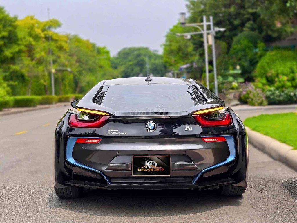 BMW i8 2015 титановый серый эксклюзив отличная цена