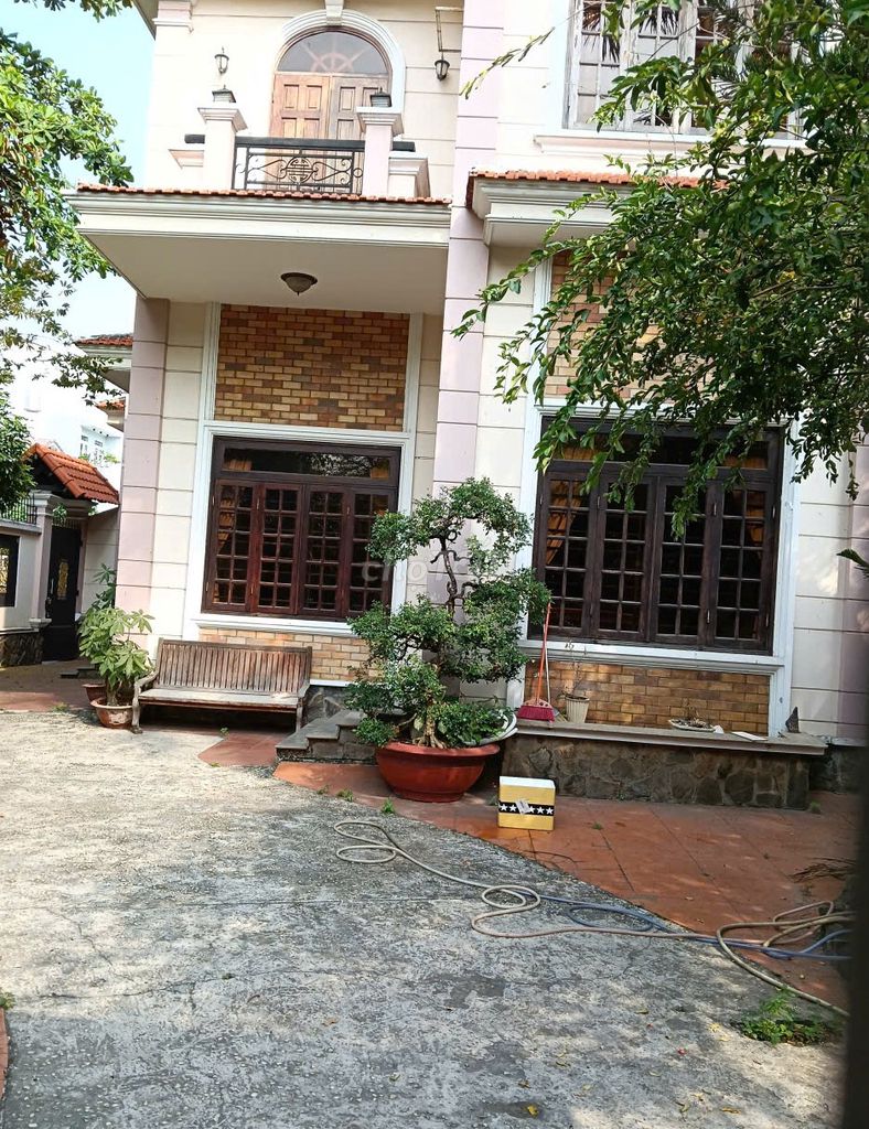 Nhà BT chính chủ cho thuê 300m2 đường oto Hiệp Bình Chánh Thủ Đức 32tr