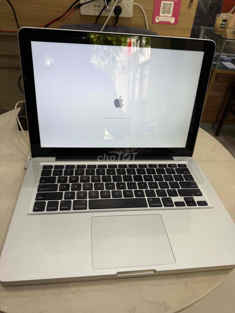 Apple MacBook Pro i5 4GB/1333MHz Bạc. Mua bán Laptop tại Quận Thanh Khê Đà Nẵng được đăng bởi VietCare hình 1