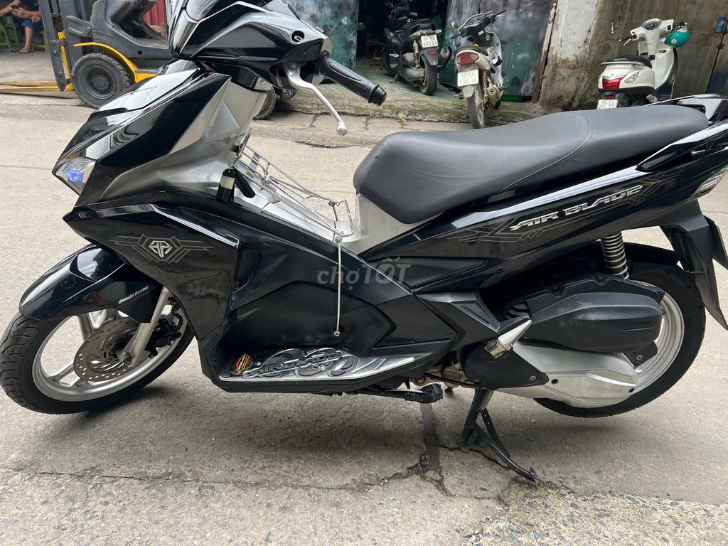 Cần bán Airblade 2018 khóa smartkey ít sử dụng. Mua bán Xe máy tại Quận Nam Từ Liêm Hà Nội được đăng bởi E Hằng hình 4