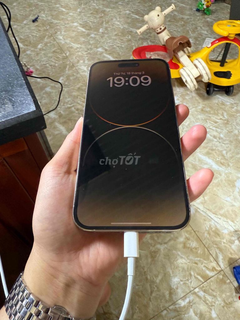 iPhone 14 Pro Max 256GB Vàng ios 18.6. Mua bán Điện thoại tại Huyện Hải Hậu Nam Định được đăng bởi Phạm Văn Hoàng hình 1