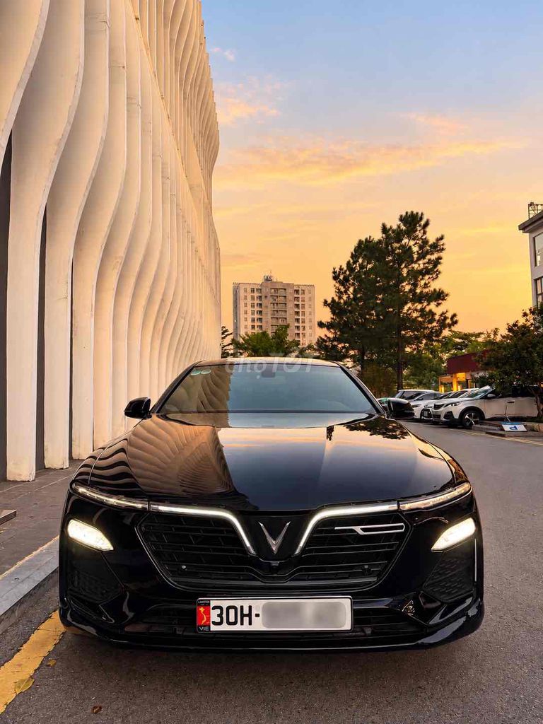 Базовая база VinFast Lux A 2.0 2022, черная, 11 К