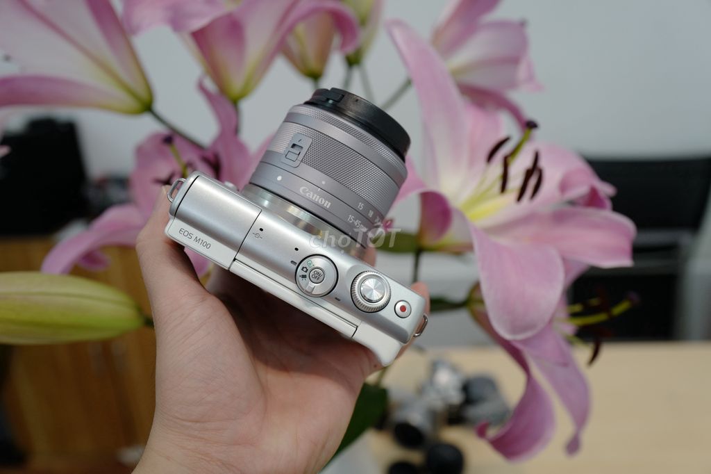 CANON M100 15-45 , màu trắng và đen