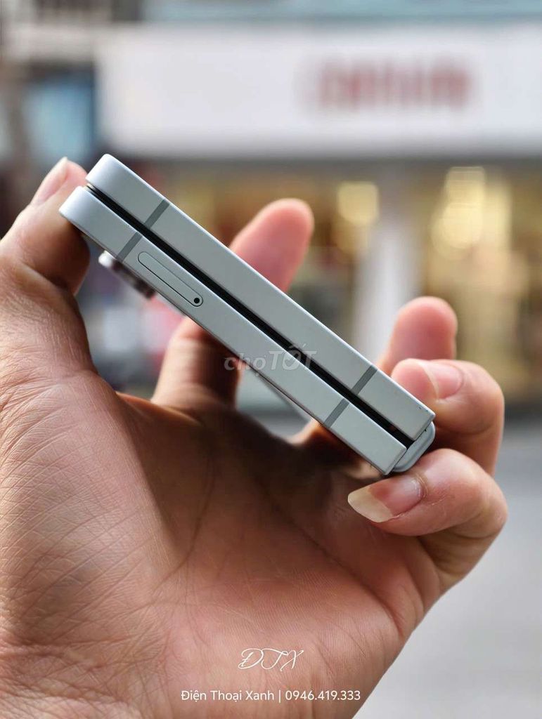 Samsung Galaxy Z Flip6 256GB Xám. Mua bán Điện thoại tại Thành phố Hưng Yên Hưng Yên được đăng bởi Trịnh văn ba hình 1