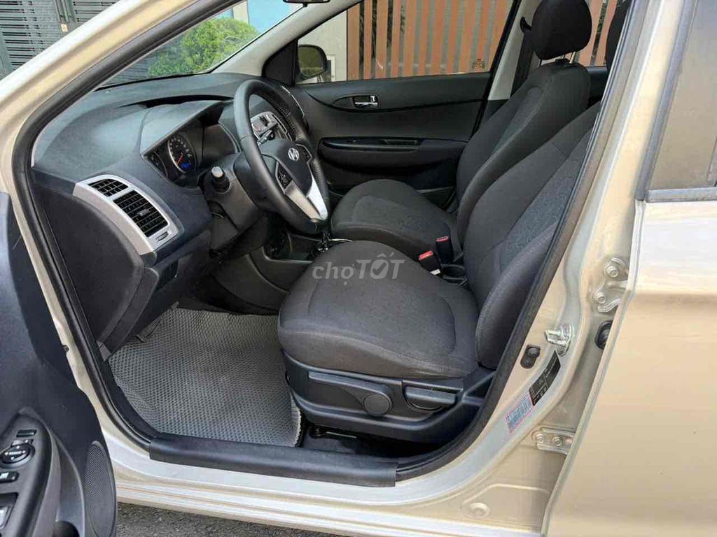 Hyundai i20 số tự động 2012. Mua bán Ô tô tại Huyện Bình Chánh Tp Hồ Chí Minh được đăng bởi Như Đạo hình 8