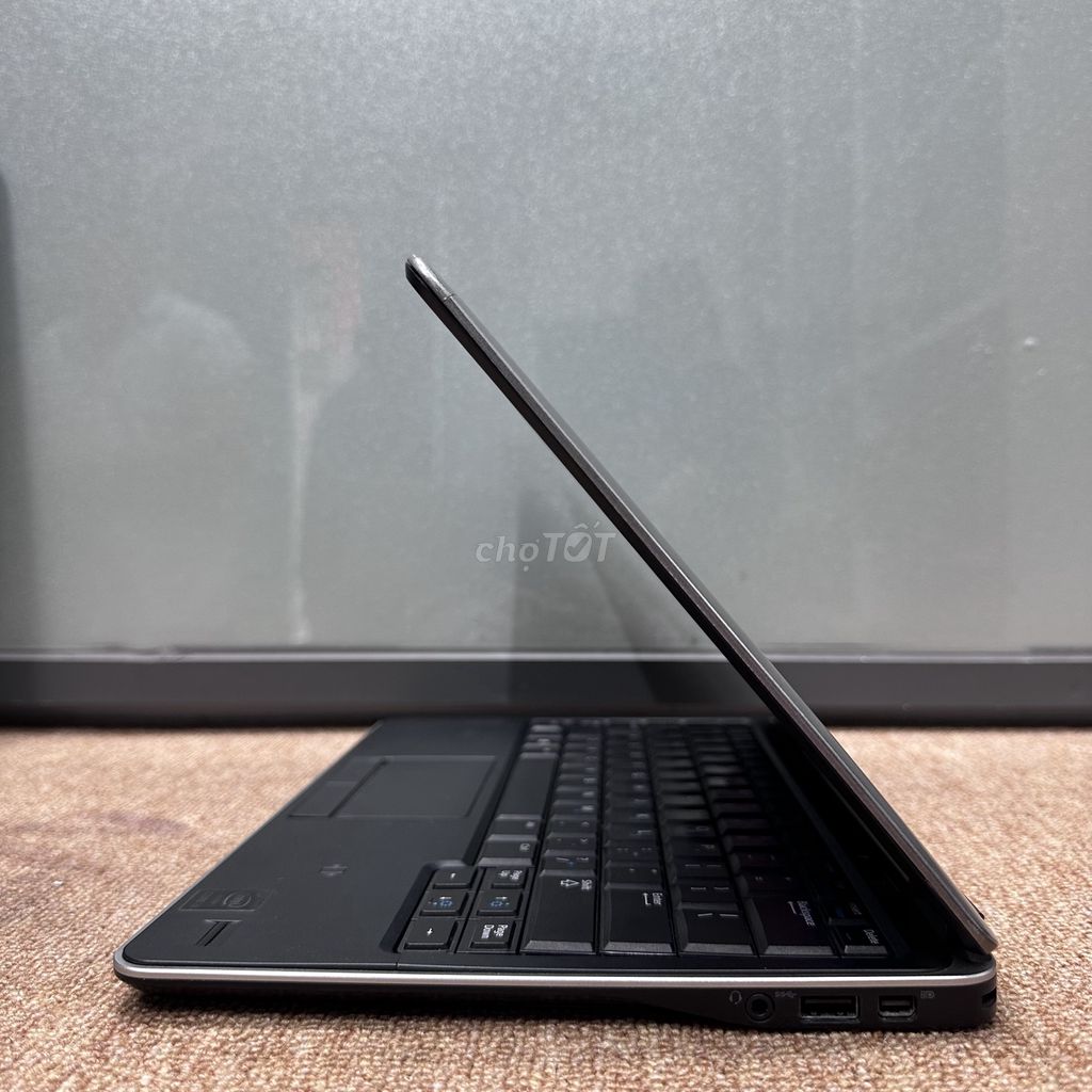 Laptop văn phòng nhỏ gọn Dell Latitude 7240 i5