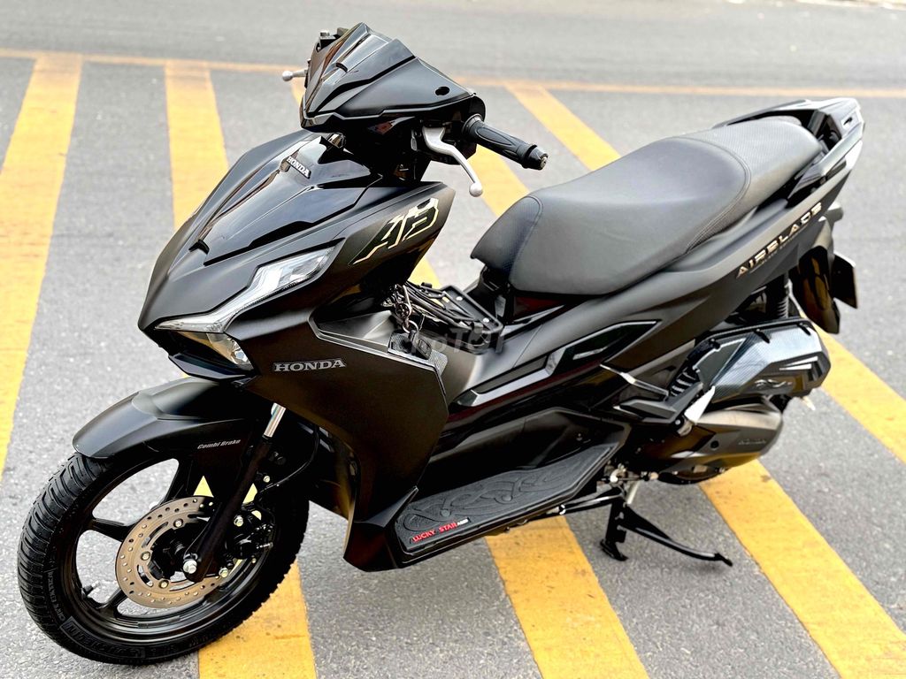 Airblade 125 4Val mẫu 2024 1chủ ít đi8000km zin100. Mua bán Xe máy tại Quận 11 Tp Hồ Chí Minh được đăng bởi CỬA HÀNG CHUYÊN GÓP NỢ XẤU hình 3