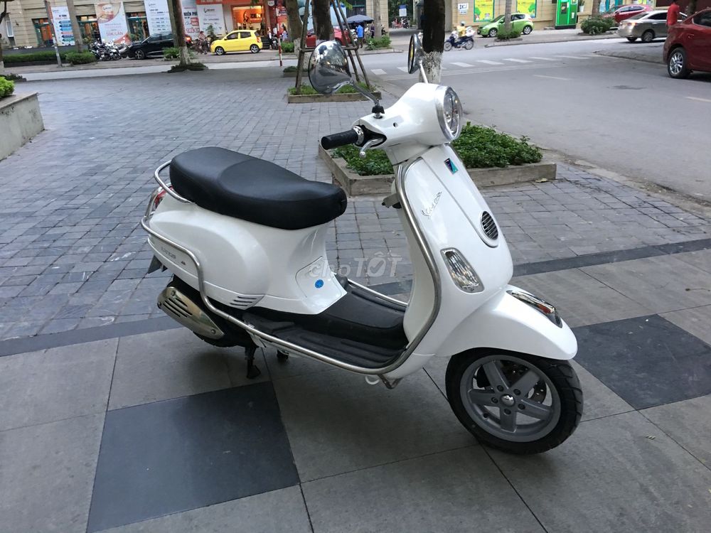 0344569421 - Piaggio Vespa LX 125ie màu trắng biển HN 216