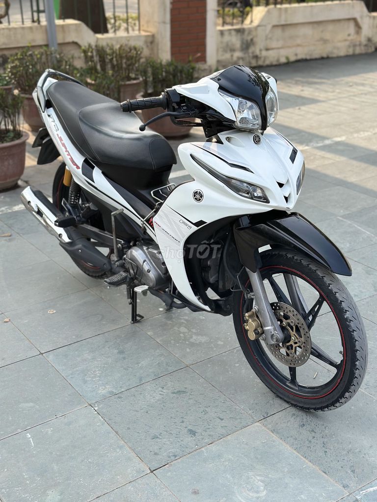 Yamaha Jupiter RC FI 2017 Trắng đen. Mua bán Xe máy tại Quận Bắc Từ Liêm Hà Nội được đăng bởi Hoàng hùng  hình 4