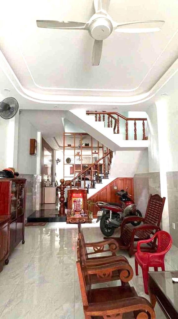 BÁN NHÀ MẶT TIỀN VỊ TRÍ ĐẸP PHẠM VĂN BẠCH- TÂN BÌNH- DT 100M- 4 TẦNG