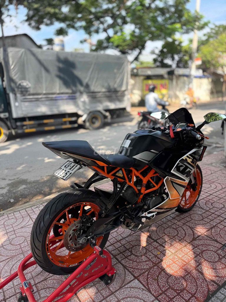 KTM Rc250 2018 máy zin biển số 49. Mua bán Xe máy tại Huyện Bình Chánh Tp Hồ Chí Minh được đăng bởi Phong Vũ hình 4