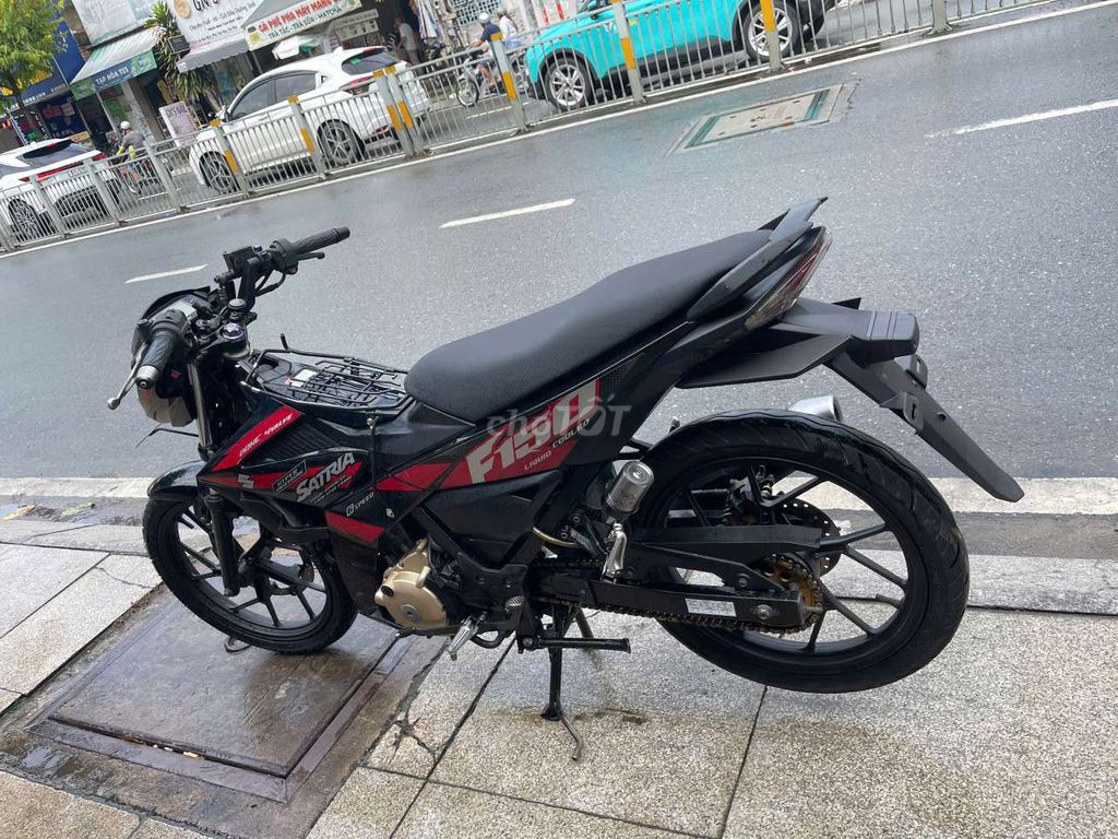 Suzuki Satria 150 2021 Черный б/у