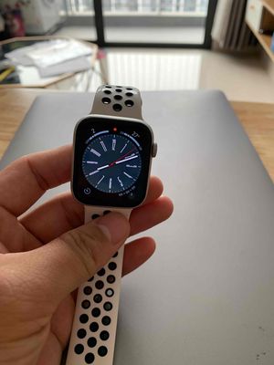 Apple watch seri 5 44 LTE trắng nike