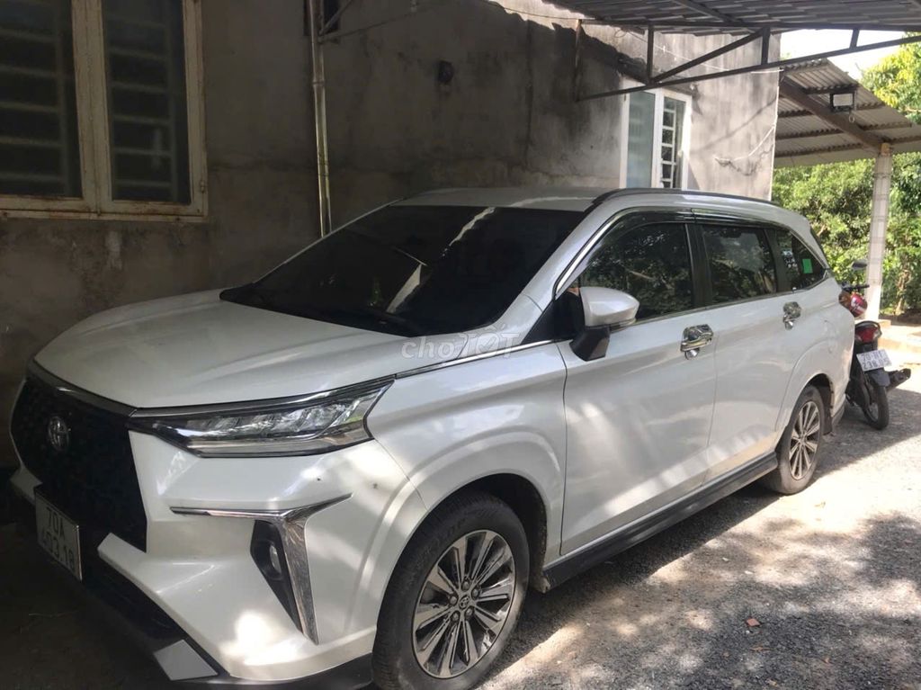 Toyota Veloz Cross 2022  - 166505 km. Mua bán Ô tô tại Huyện Tân Biên Tây Ninh được đăng bởi trần thị thùy vân hình 4