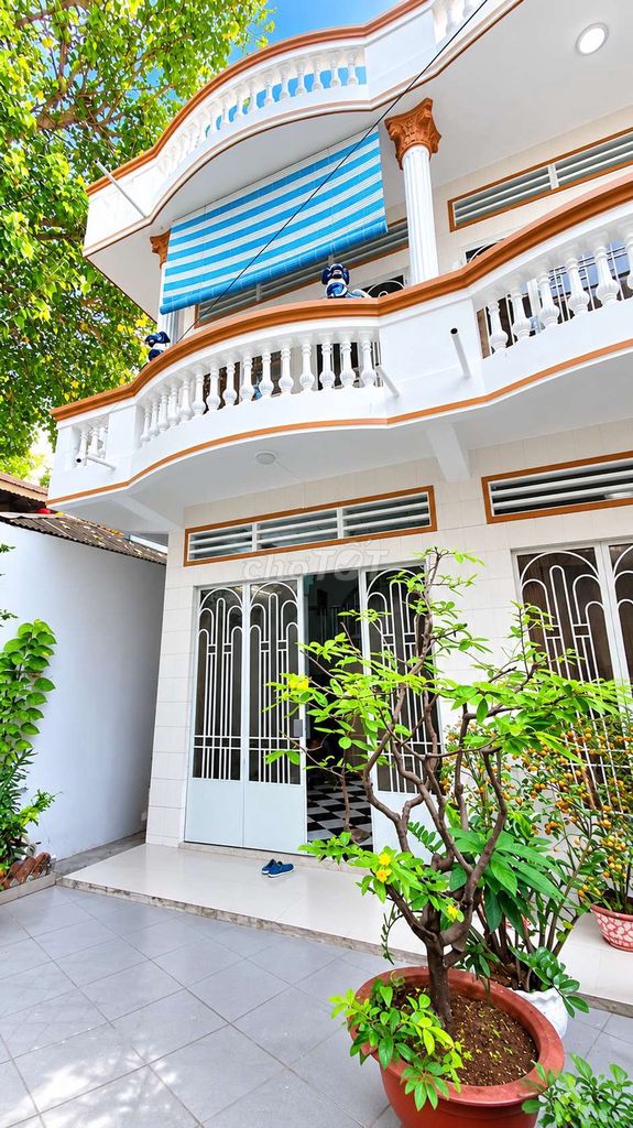 Ô TÔ ĐỖ CỬA - 4,5X17M 2 TẦNG 3 PHÒNG NGỦ - CHỈ 90 TRIỆU/M2