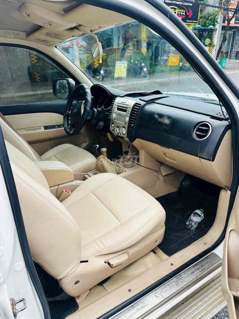 Ford Everest 2012 Dầu 7 chỗ Trắng. Mua bán Ô tô tại Thành phố Pleiku Gia Lai được đăng bởi Huynh kontum hình 4