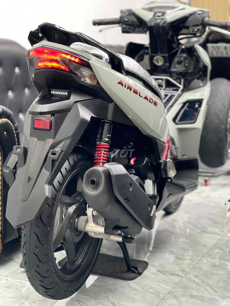 ⭐️ 𝗤𝘂𝗮́ 𝗠𝗼̛́𝗶 ( 𝗔𝗶𝗿𝗯𝗹𝗮𝗱𝗲 𝟮𝟬𝟮𝟰/𝟰𝗩𝗮𝗹 𝗠𝗮̀𝘂 𝗛𝗢𝗧). Mua bán Xe máy tại Thành phố Vĩnh Long Vĩnh Long được đăng bởi Gia Kiệt  hình 5