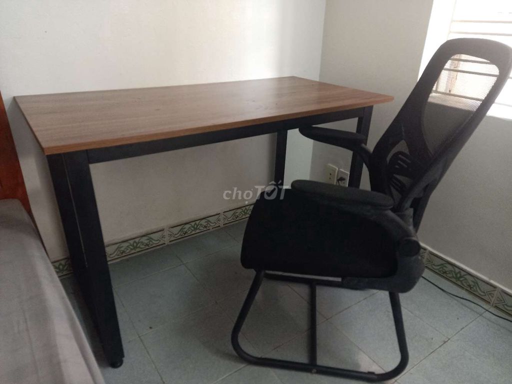 Bàn + Ghế mới tinh. Mua bán Bàn ghế tại Quận Lê Chân Hải Phòng được đăng bởi Huy hình 1
