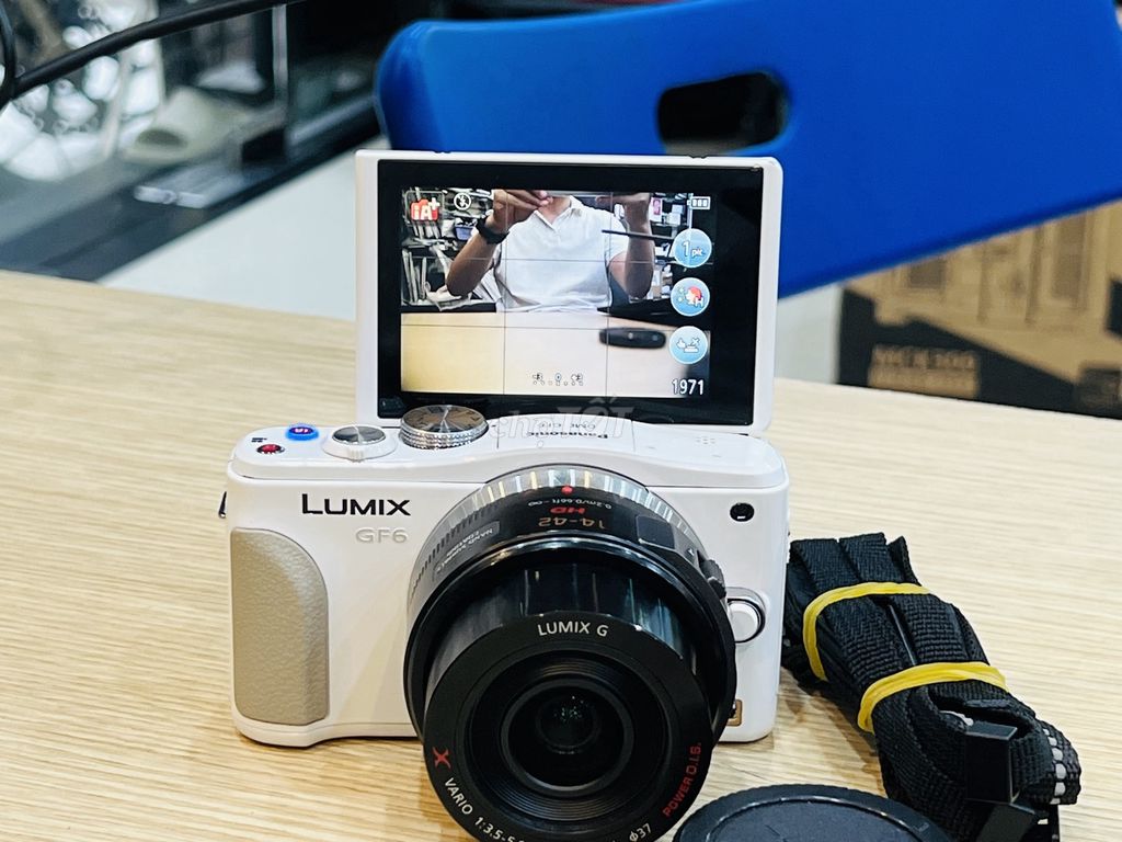 Máy ảnh Panasonic Lumix GF6 kèm lens 14-42. Mua bán Máy ảnh, Máy quay tại Quận Đống Đa Hà Nội được đăng bởi Bảo Táo Store hình 1
